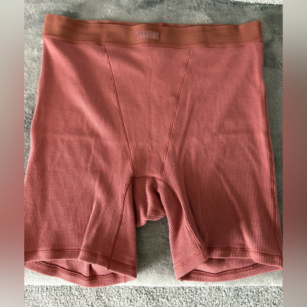SKIMS Redwood Cotton Rib Boxer Set - Picture 11 of 11